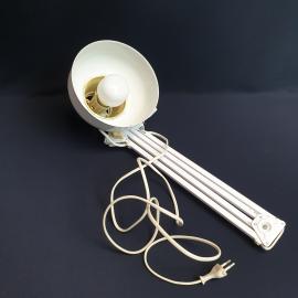 Настольная лампа прикручивается к столу, рабочая, металл. Винтаж, СССР.