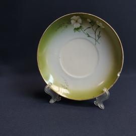 Блюдце чайное Дмитровская ф-ка 20-ые годы, фарфор, роспись, крытье, скол. Винтаж, СССР.