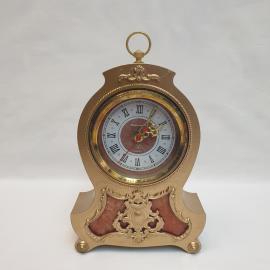 Часы настольные "Янтарь", кварцевые, рабочие, пластик. Винтаж, СССР.