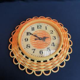 Часы настенные "Маяк" 28 см, кварцевые, рабочие, пластик. Винтаж, СССР.