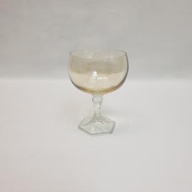 Бокал ликерный, карамельное стекло, микро скол, фигурная ножка. Винтаж, СССР.