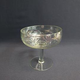 Ваза - конфетница на ножке, хрусталь, алмазная резка, царапины, высота 14 см, 600 мл. Винтаж, СССР.