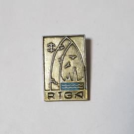 Значок СССР Рига с архитектурой и природой, эмаль. Памятный аксессуар. Советский, винтажный.