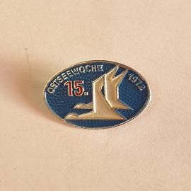 Значок СССР "Птица на Балтийской неделе 1972, 15 лет", коллекционный, советский, винтажный.