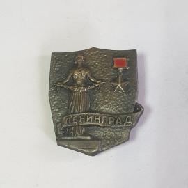 Значок СССР Лениград, Посвященный Обороне, Женская Фигура и Звезда, Винтажный Советский