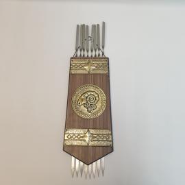 Набор шампуров для мангала на деревянном панно, с элементами чеканки, Винтаж СССР