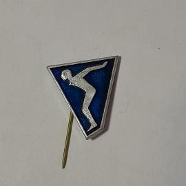 Значок СССР, Прыжки в воду, треугольный металлический, редкий. Советский и винтажный.