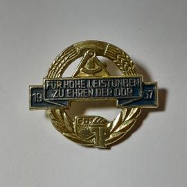 Значок СССР, В честь высоких достижений в ГДР, 1967 год, Германия, советский и винтажный.