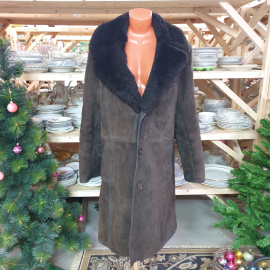 Дубленка женская, длина 100 см, полуобхват груди 55 см. Югославия.