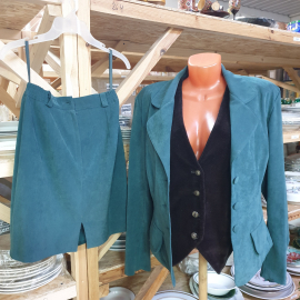 Винтажный костюм из трех вещей, замша, размер 42-44, винтаж, Италия.