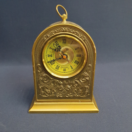 Часы настольные Янтарь, кварцевые, рабочие,пластик. Винтаж, СССР.