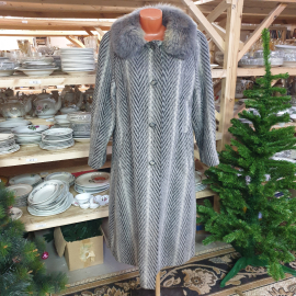 Шерстяное пальто с воротником из песца, длина 113 см, полуобхват груди 57 см, винтаж.