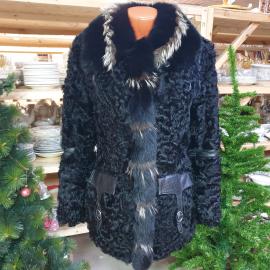 Шуба каракулевая, воротник песец, с кожаными вставками, длина 68 см, полуобхват груди 50 см, винтаж.