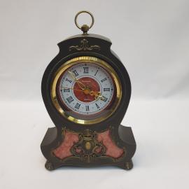 Часы настольные Янтарь, кварцевые, рабочие, пластик,дарственная надпись. Винтаж, СССР.