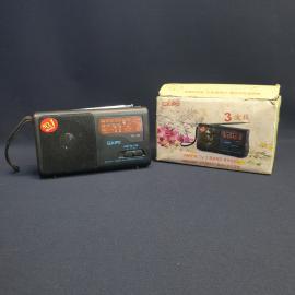 Радиоприемник Kipo, работает. Винтаж Китай