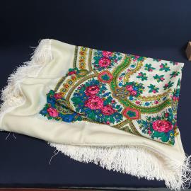 Шаль платок с бахромой 128х130 см. Винтаж