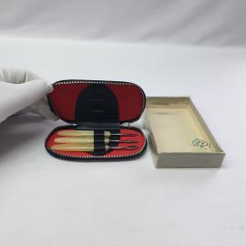 Винтажный маникюрный набор из 3 предметов, в футляре. СССР.