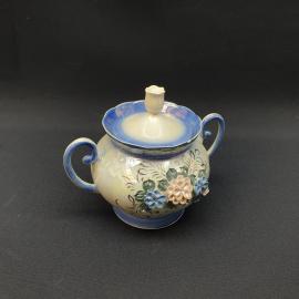 Винтажная сахарница, керамика лепнина  0.6 л, скол, СССР