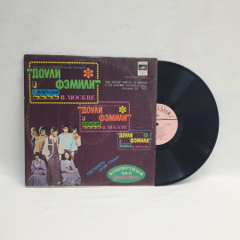 Пластинка виниловая СССР 33 оборота большая Доули Фэмили в Москве 1975 года советская и винтажная