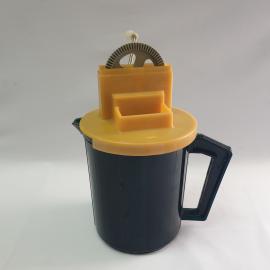 Винтажный миксер ручной на 1 литр, пластик, металл СССР