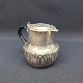 Винтажный сувенир нержавейка Омск заварочник 1 литр, высота 12 см, с крышкой, следы времени.СССР