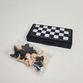 Мини магнитная шахматная доска.