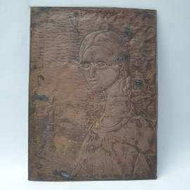 Винтажная чеканка 25х35 см, Девушка со свечой, пятна. СССР