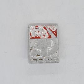 Значок СССР, надпись СССР и серп с молотом на красном фоне, советский и винтажный