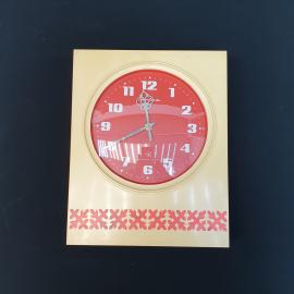 Часы кварцевые "Янтарь", рабочие, следы времени. СССР