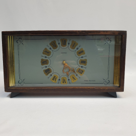 Часы Весна, с боем, механические, дерево, следы времени, рабочие. СССР