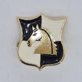 Значок СССР конь на чернобелом щите гербовой формы эмаль латунь советский и винтажный