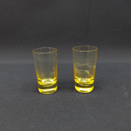 Винтажный набор из 2 стопок,цветное стекло, 0.75 мл , СССР.