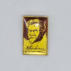 Значок СССР портрет и подпись коллонтай металлический прямоугольный советский и винтажный