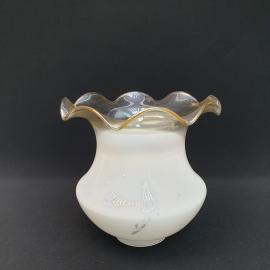 Винтажный плафон 14 см, стекло, есть дефект см.фото, диам.посад. места 5 см, СССР.