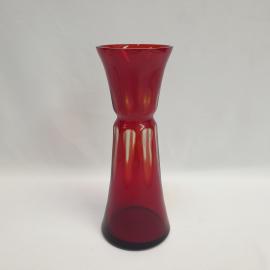 Винтажная ваза для цветов 23 см 500 мл, цветное - рубиновое стекло, резьба, есть скол, СССР.