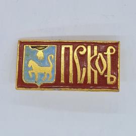 Значок СССР псков, герб с барсом и рукой, прямоугольный на красно голубом фоне, советский и винтажны