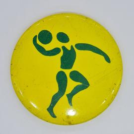 Значок СССР made in ussr с зелёным баскетболистом на жёлтом фоне, советский и винтажный