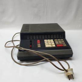 Калькулятор СССР ИСКРА - 111М 1978 год, винтажный ламповый прибор.