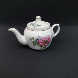 Винтажный чайник Чайка, фарфор золочение деколь 0.55 л, скол, СССР