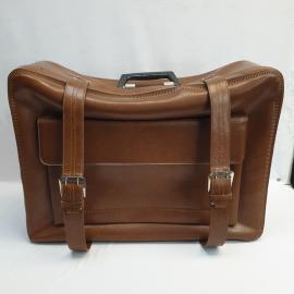 Винтажный чемодан 55х40х16 см, кожзам, фурнитура металл пластик, СССР.