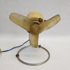 Винтажный вентилятор настольный рабочий, высота 18 см, СССР.