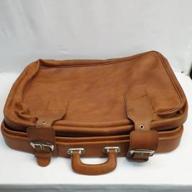 Винтажный чемодан 65х45х16 см, кожзам, фурнитура металл, СССР.