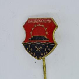 Значок СССР salg&oacute;tarj&aacute;n, герб с восходящим солнцем и шахтерскими кирками, советский и винтажный