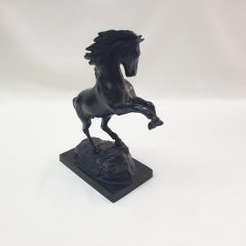 Винтажная статуэтка Касли "Играющий конь", чугун, 1988 год СССР. Требует реставрации ноги.