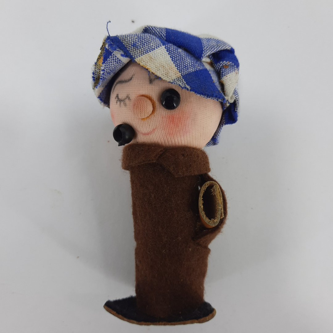Кукла Женщина с газетой, ткань. СССР.. Картинка 1