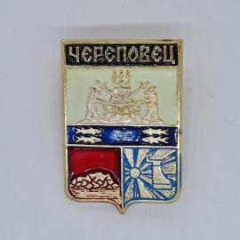 Значок СССР череповец с гербом города, зверями, рыбами, горами и солнцем, советский и винтажный