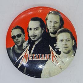 Значок СССР metallica, красный фон, портреты музыкантов, логотип группы, советский и винтажный