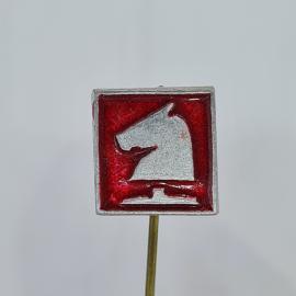 Значок СССР конь на красном фоне, шахматный сувенир, советский и винтажный