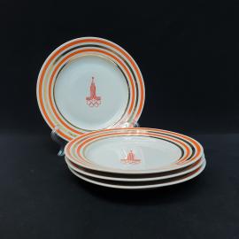 Винтажный набор из 4 десертных тарелок Олимпиада 80 Вербилки, фарфор 175 мм, СССР