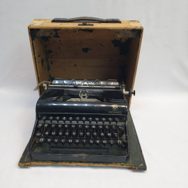 Винтажная печатная машинка Olimpia Progress, работоспособность неизвестна. Германия